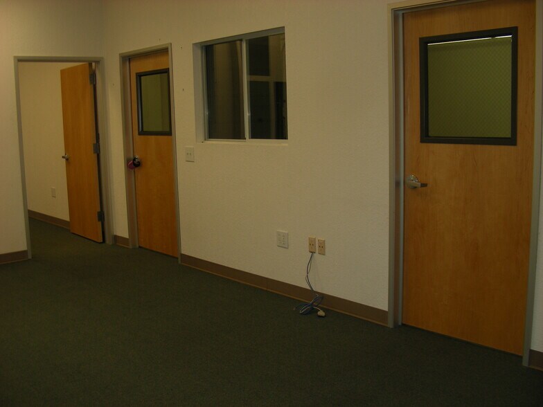 More Photos Of 309 Laurelwood Rd, Santa Clara Warehouse For Lease