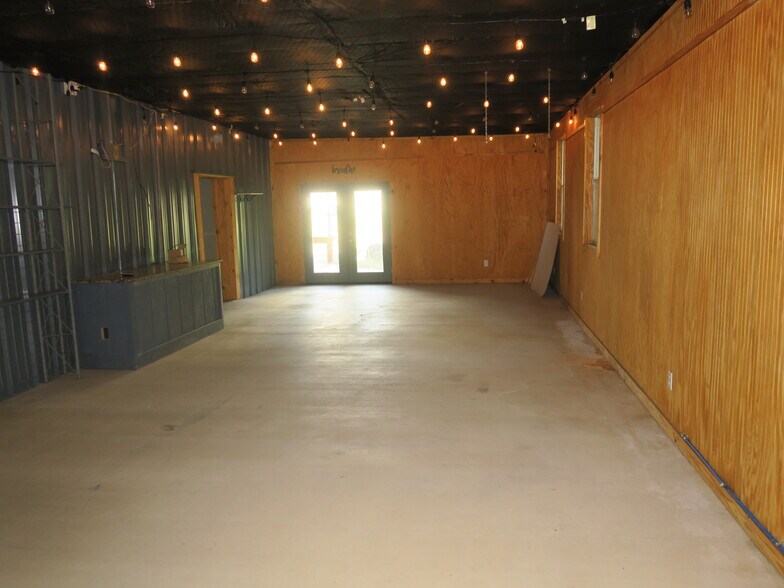 More Photos Of 2472 S Farm To Market Road 2869, Hawkins Freestanding For Sale