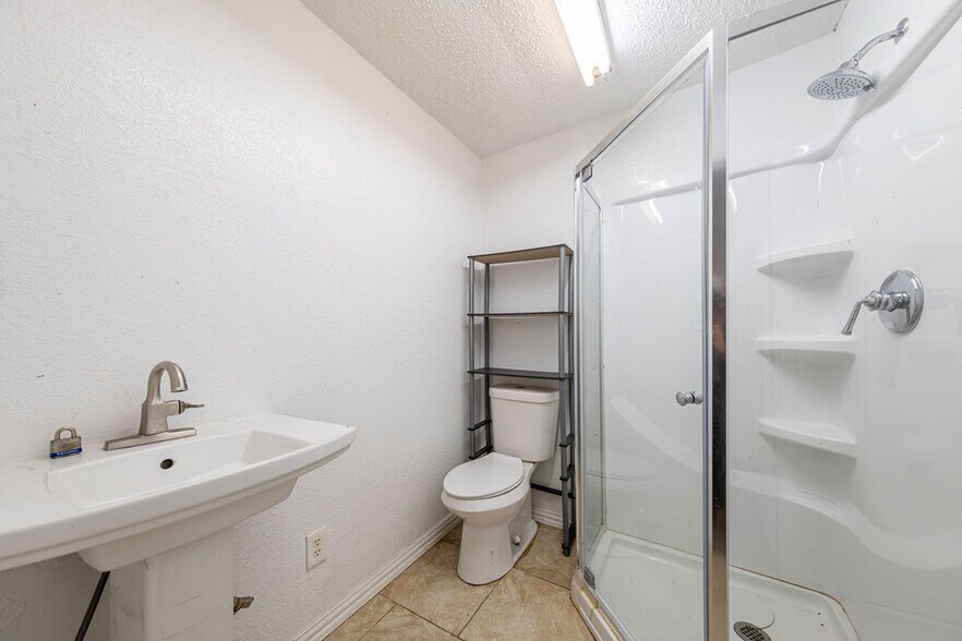 More Photos Of 2504 Holliday Rd, Wichita Falls Office For Sale