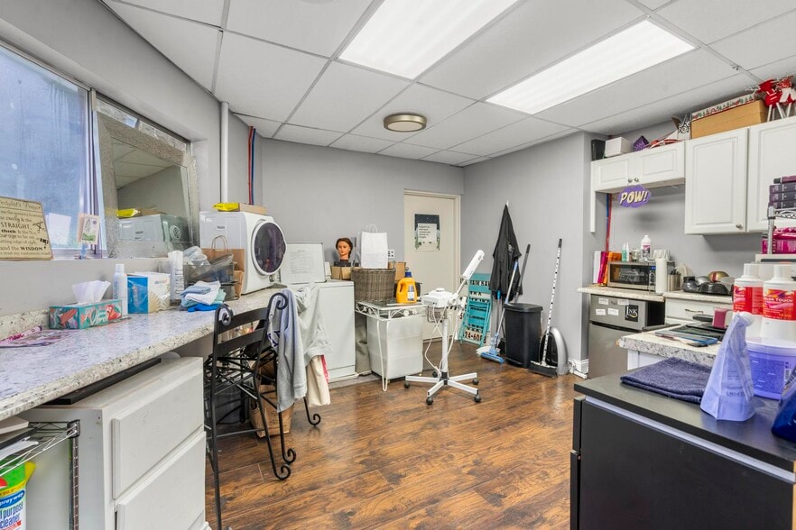 More Photos Of 276 Main St, Farmington Medical For Sale