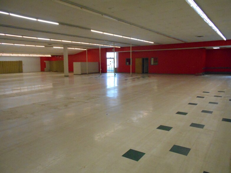 More Photos Of 7275-7289 W Main St, Lima Storefront For Lease