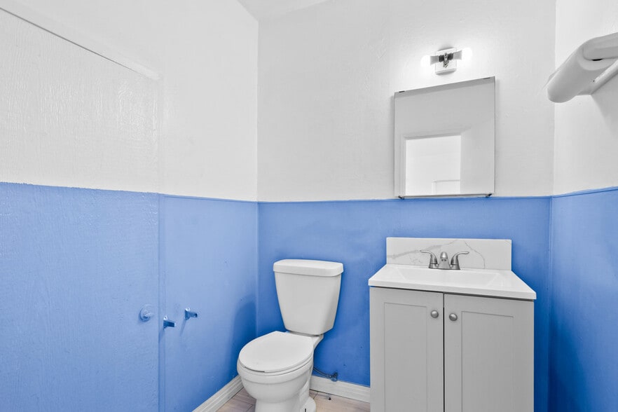 More Photos Of 3814 Acacia St, San Diego Auto Repair For Sale