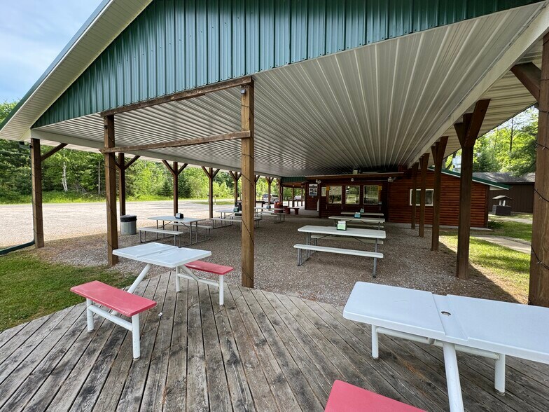 More Photos Of 482 N Sage Lake Rd, Hale Freestanding For Sale