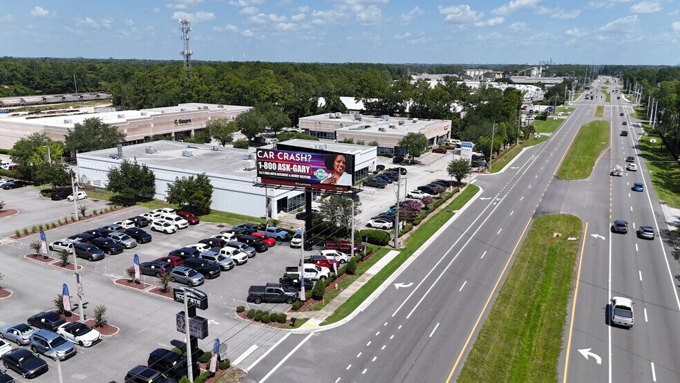 More Photos Of 7818 Philips Hwy, Jacksonville Unknown For Lease