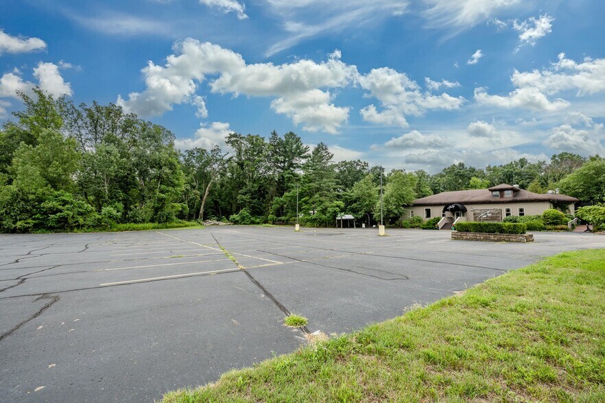 More Photos Of 16409 Red Arrow Hwy, Union Pier General Retail For Sale