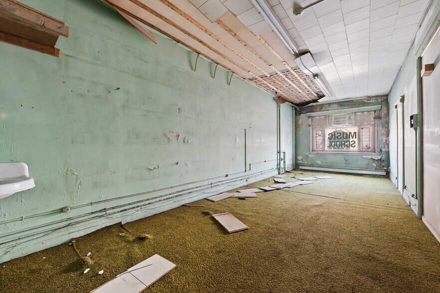 More Photos Of 507 32nd St, Union City Storefront Retail Office For Sale