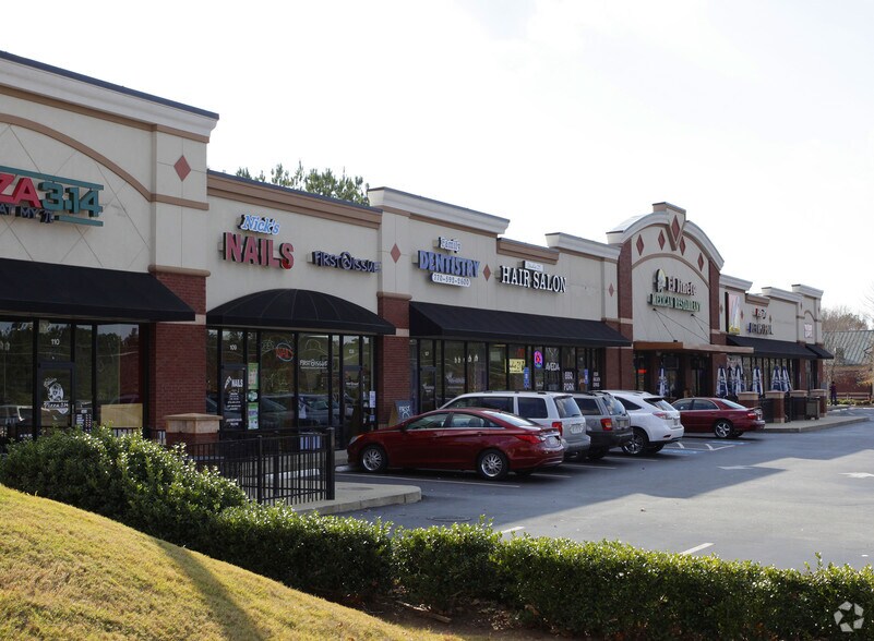 More Photos Of 12910 Highway 92, Woodstock Storefront For Lease