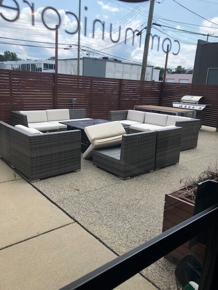 More Photos Of 2265-2279 Cole St, Birmingham Showroom For Lease