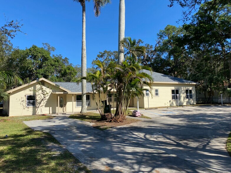 More Photos Of 2726 6th Ave W, Bradenton Office For Sale