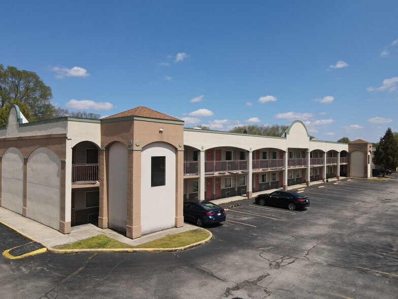 More Photos Of 2820 Cassopolis St, Elkhart Hospitality For Sale