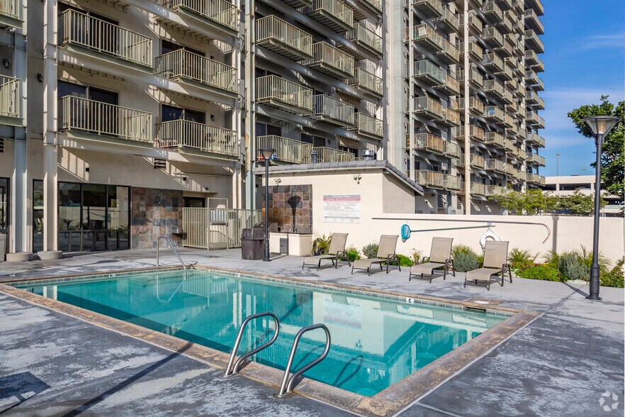 More Photos Of 801 National City Blvd, National City Multifamily For Sale