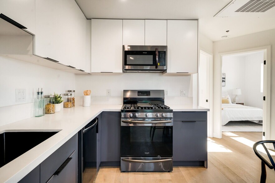 More Photos Of 6082 W 18th St, Los Angeles Apartments For Sale