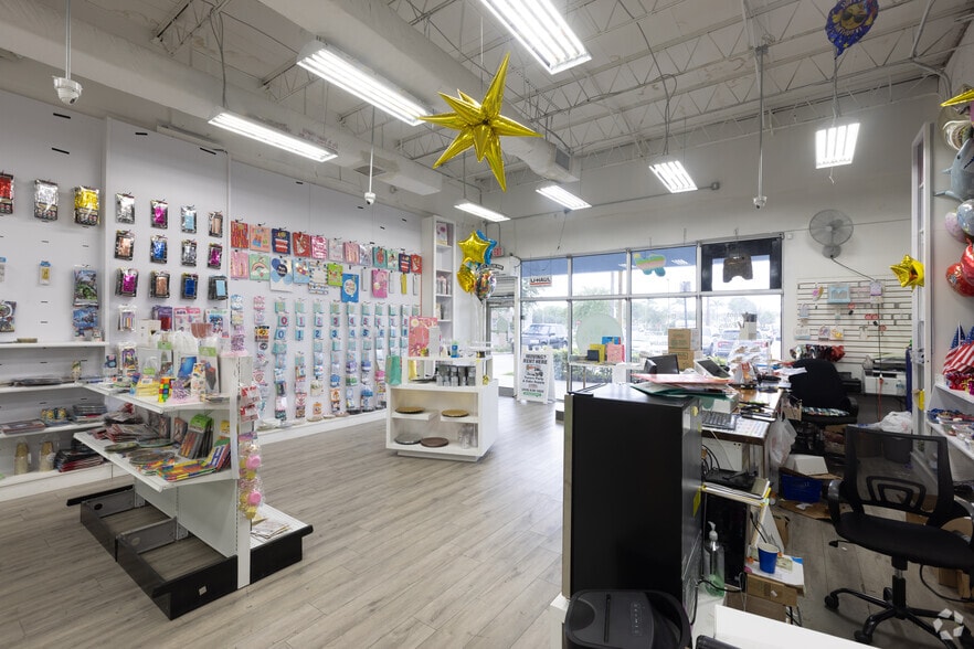 More Photos Of 4646-4698 NW 183rd St, Miami Gardens Unknown For Lease