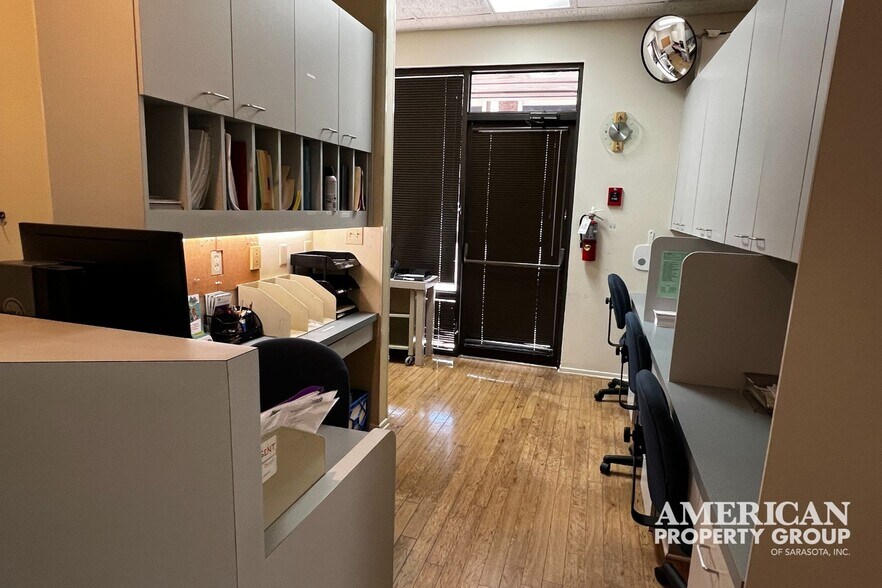 More Photos Of 3920 Bee Ridge Rd, Sarasota Medical For Sale