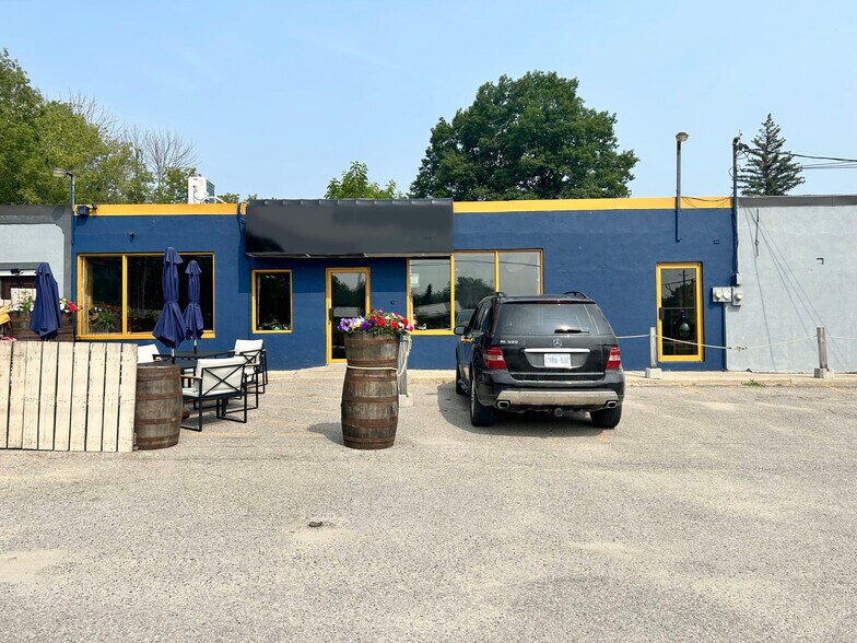 More Photos Of 338 Park St, Tay Storefront Retail Residential For Sale