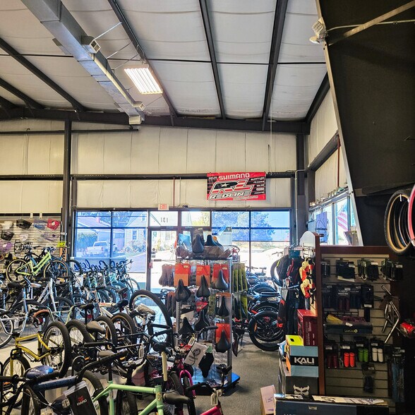 More Photos Of 131 E Rollins Rd, Round Lake Beach Freestanding For Sale