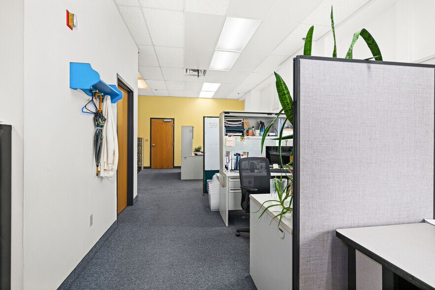 More Photos Of 202 E Superior St, Duluth Office For Sale