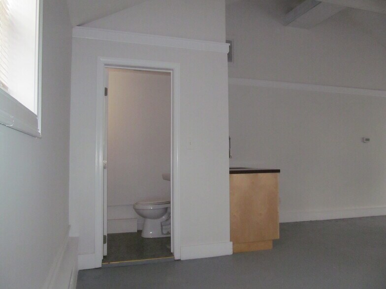 More Photos Of 13 Elm Ct, Easton Office For Lease