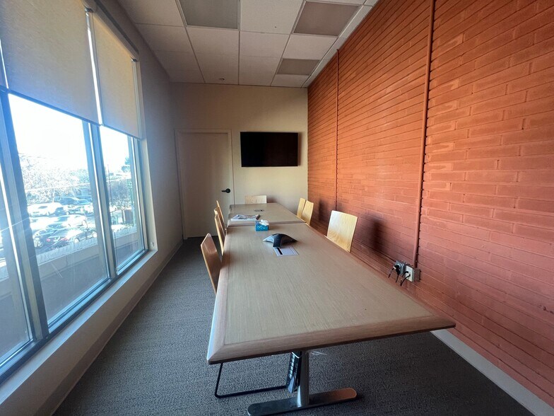 More Photos Of 121 S Center St, Turlock Office For Lease