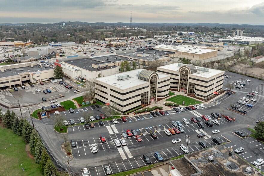 More Photos Of 4075 Monroeville Blvd, Monroeville Unknown For Lease