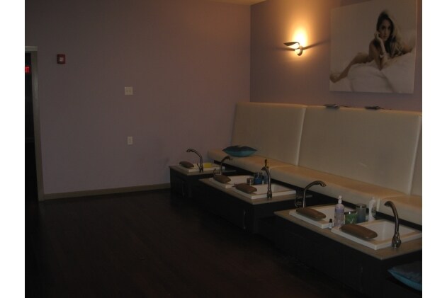 More Photos Of 718 Chestnut St, Philadelphia Storefront Retail Office For Sale