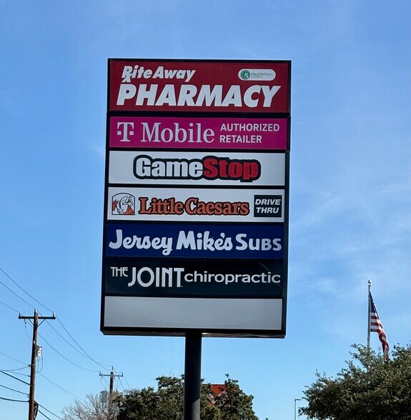 More Photos Of 2720 SW Military Dr, San Antonio Unknown For Lease