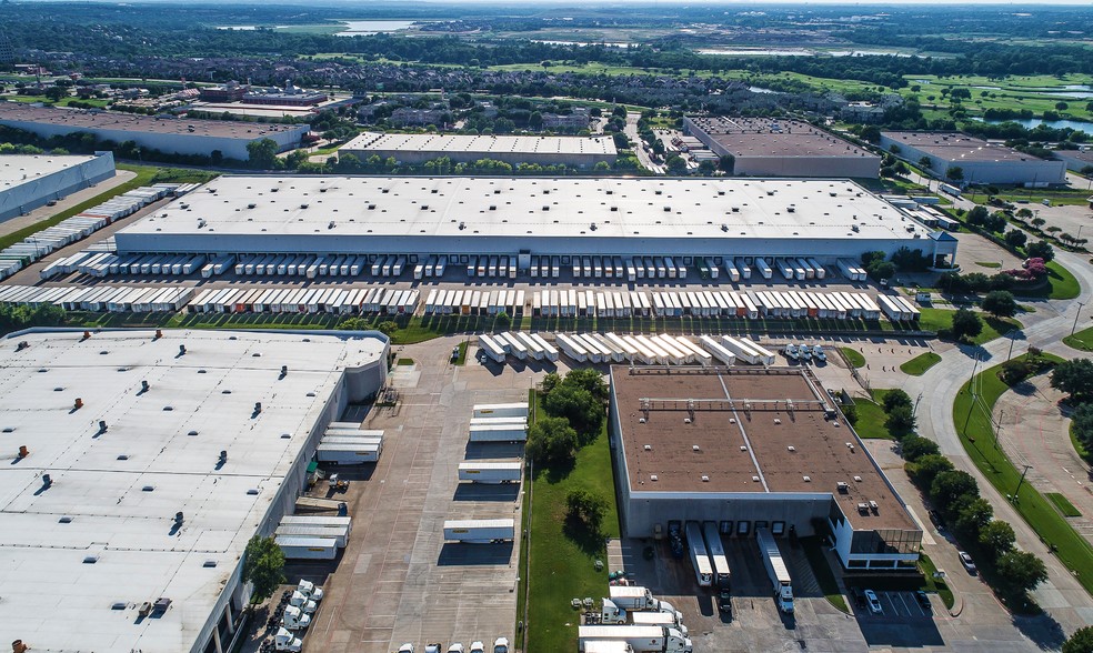 Primary Photo Of 1011 Isuzu Pky, Grand Prairie Distribution For Lease