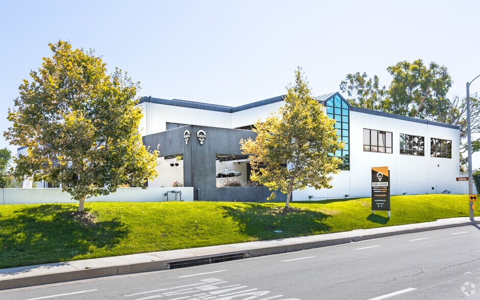 More Photos Of 1621 Alton Pky, Irvine Loft Creative Space For Lease