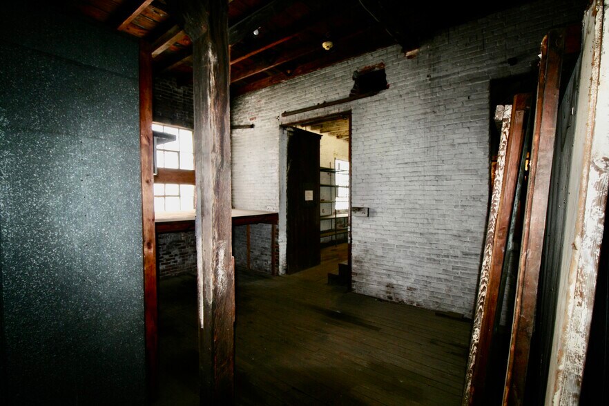 More Photos Of 26 E High St, Pottstown Warehouse For Sale