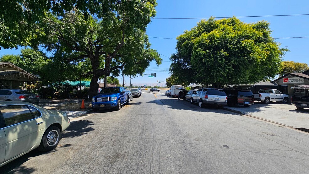 More Photos Of 532 Mckendrie St, San Jose Service For Sale