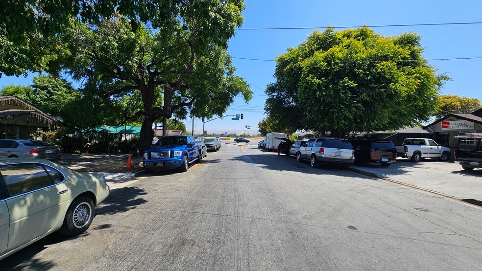 More Photos Of 532 Mckendrie St, San Jose Service For Sale