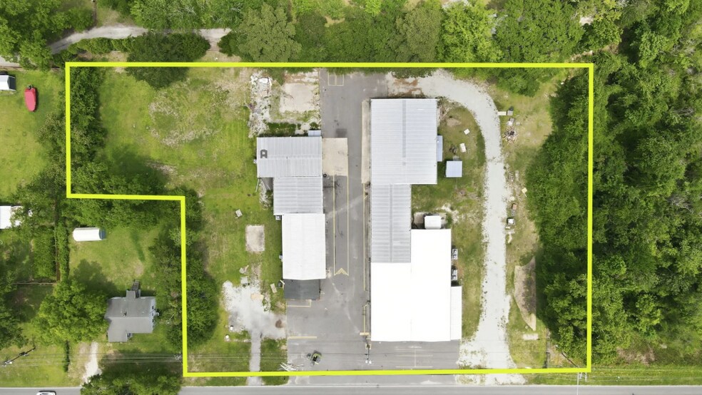More Photos Of 3102 Oaks Rd, New Bern Warehouse For Lease