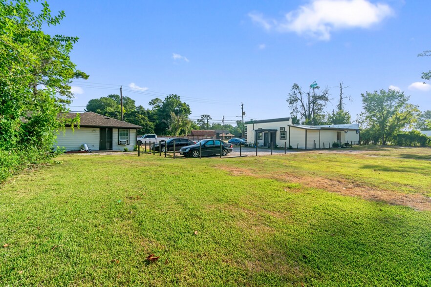 More Photos Of 6210 Laura Koppe Rd, Houston Apartments For Sale