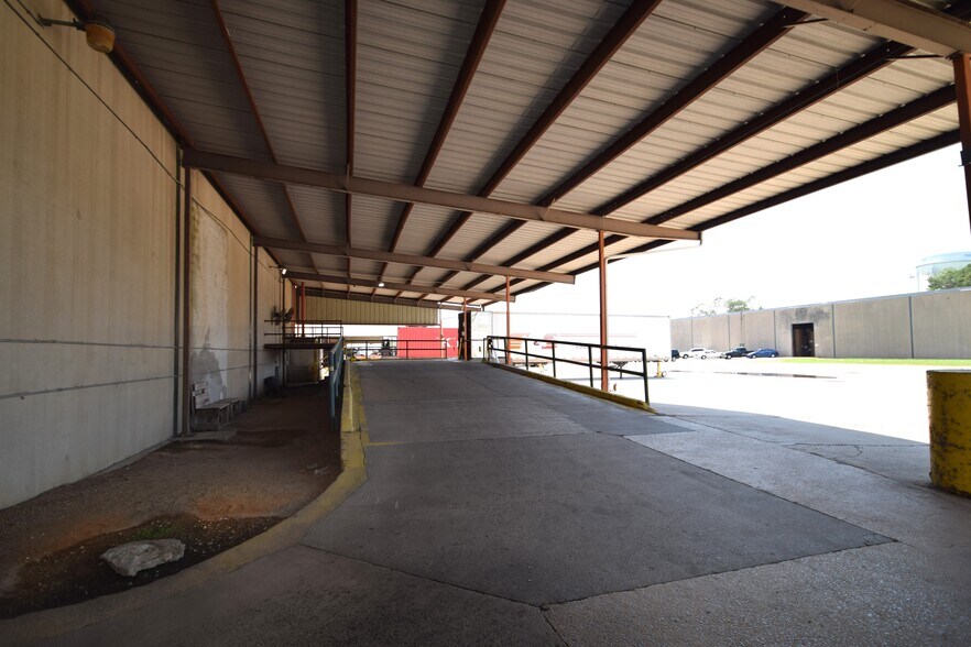 More Photos Of 4104 Emmett Sanders Rd, Pine Bluff Distribution For Sale