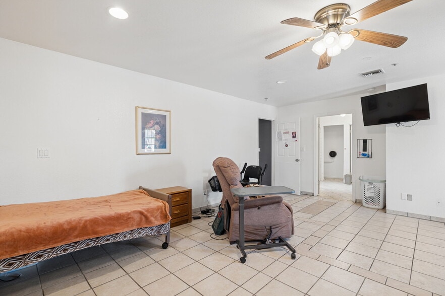 More Photos Of 1600 E Citation Ln, Tempe Assisted Living For Sale