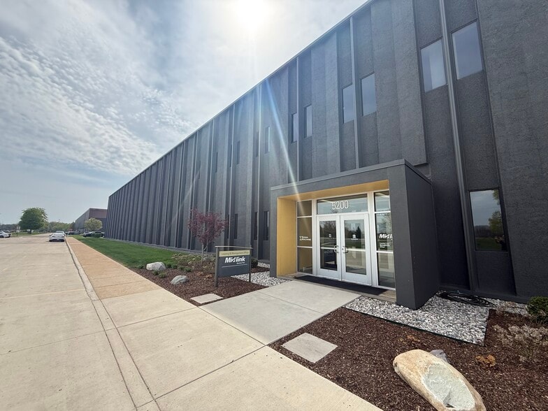 Primary Photo Of 3433-3665 Midlink Dr, Kalamazoo Manufacturing For Lease