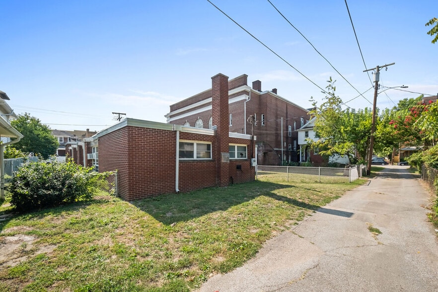 More Photos Of 501 Elizabeth St, Charleston Flex For Sale