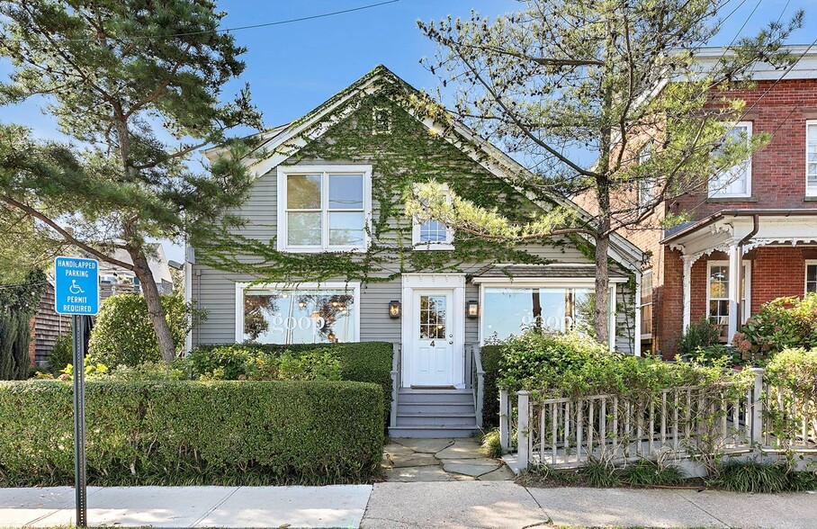 Primary Photo Of 4 Bay St, Sag Harbor Storefront Retail Office For Sale