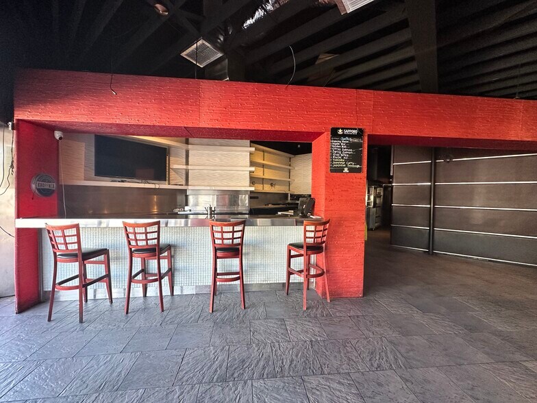More Photos Of 1810-1818 S Young Cir, Hollywood Restaurant For Lease
