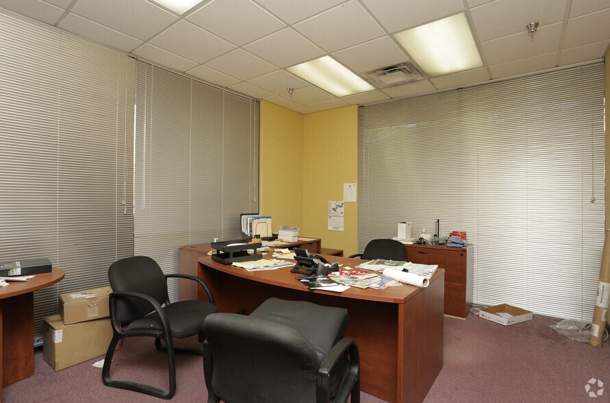 More Photos Of 225 Curie Dr, Alpharetta Light Distribution For Lease