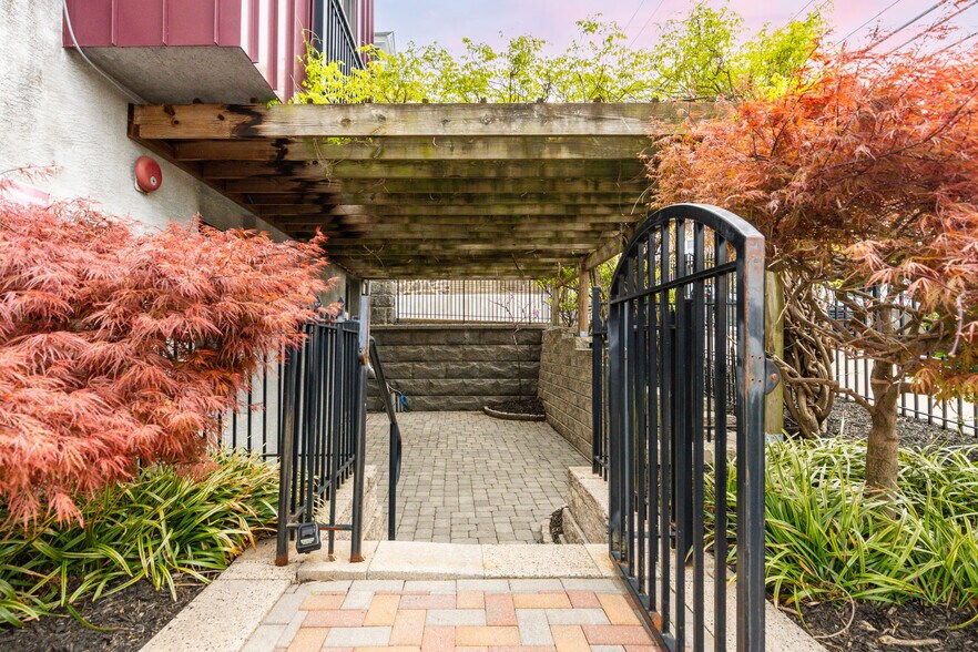More Photos Of 4557 Manayunk Ave, Philadelphia Apartments For Sale