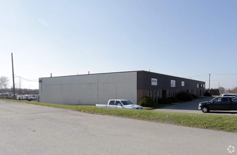 More Photos Of 125-129 Sheldon Dr, Cambridge Warehouse For Lease