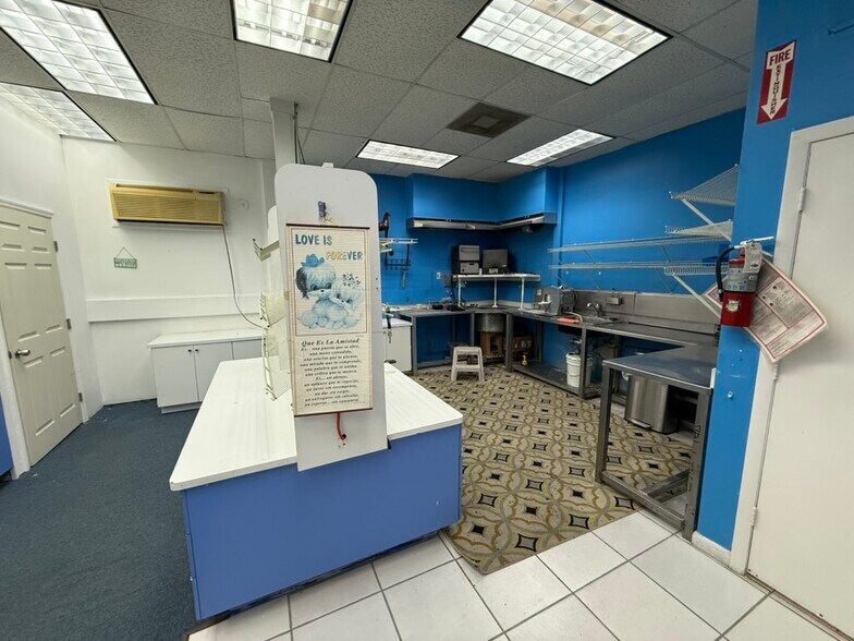 More Photos Of 7700 W 24th Ave, Hialeah Warehouse For Lease