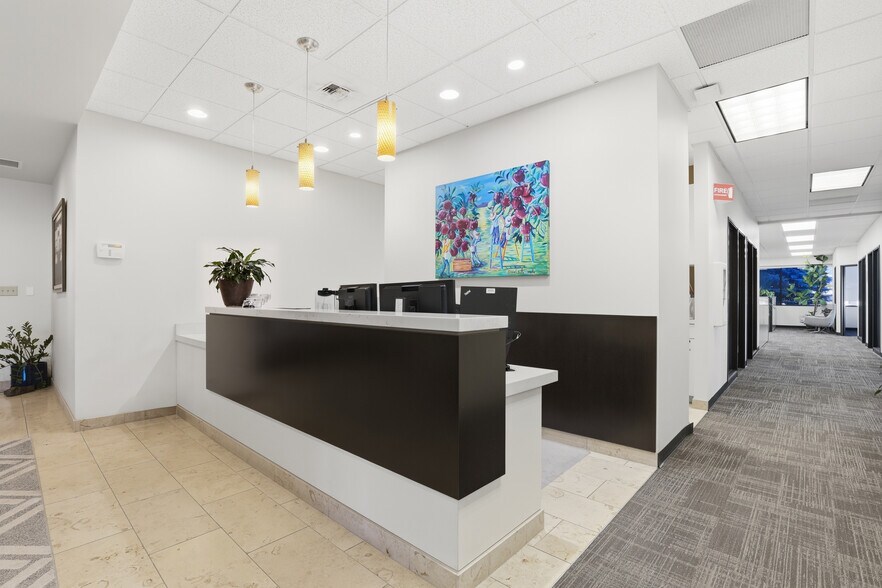 More Photos Of 3911 Castlevale Rd, Yakima Office For Lease