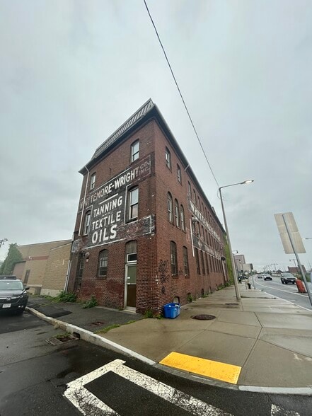 More Photos Of 62 Alford St, Boston Distribution For Sale