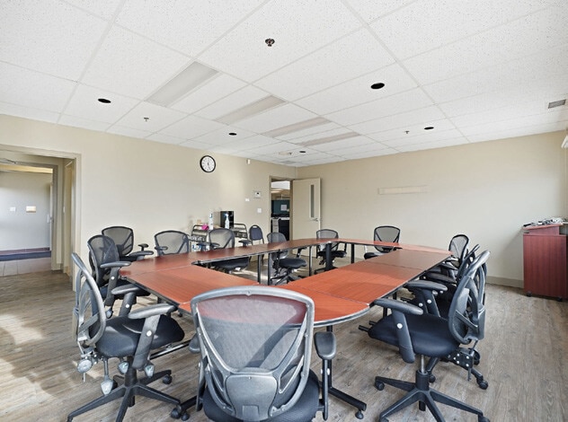 More Photos Of 4839 93th Ave NW, Edmonton Office For Sale