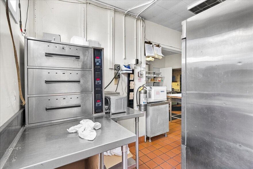 More Photos Of 2400 E 7th St, Long Beach Restaurant For Sale