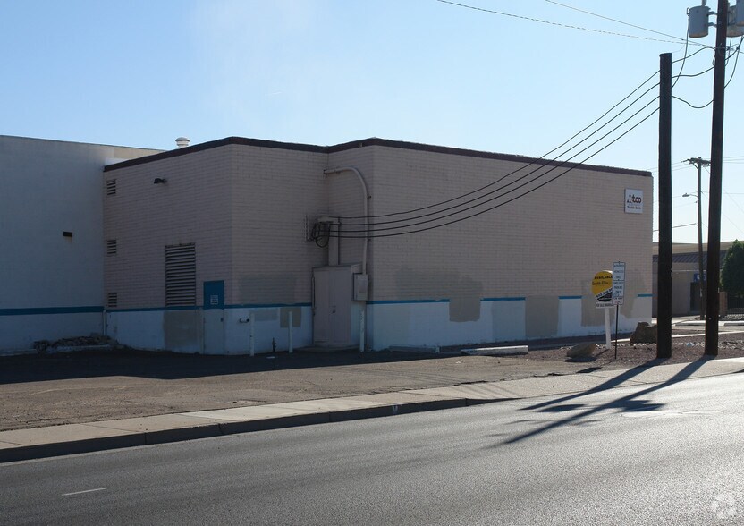 More Photos Of 5107 N 51st Ave, Glendale Manufacturing For Lease