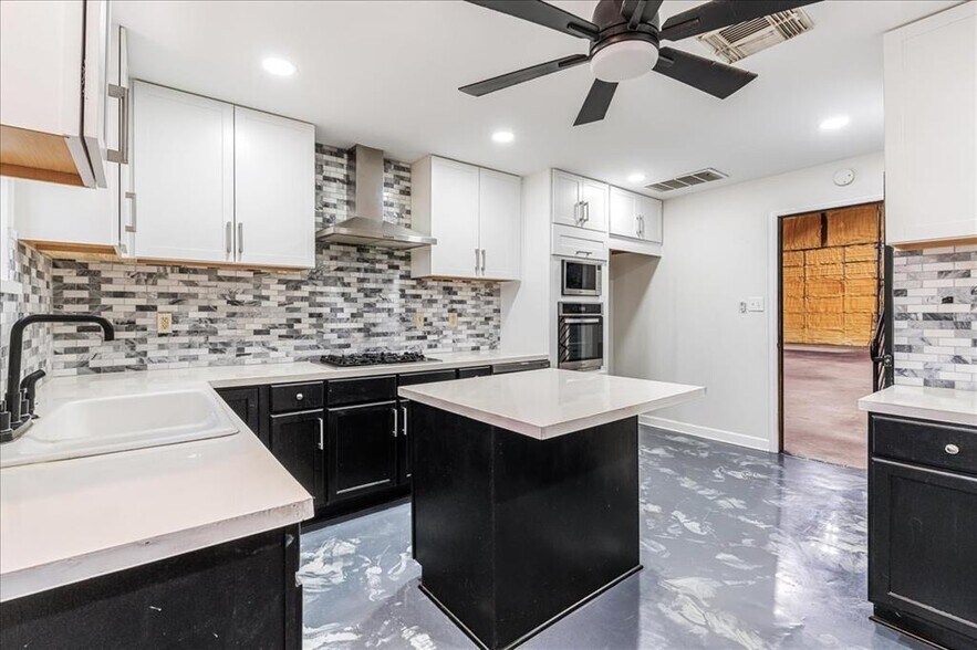 More Photos Of 2505 Pace Bend Rd S, Spicewood Industrial For Sale