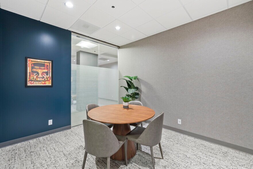 More Photos Of 1601 Industrial Blvd, Sugar Land Medical For Lease